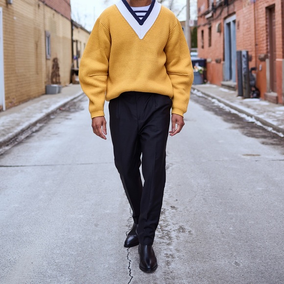 Sweater - Picture 5 of 5